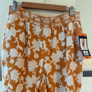 Briggs New York High Waist Orange‎ and White Shorts